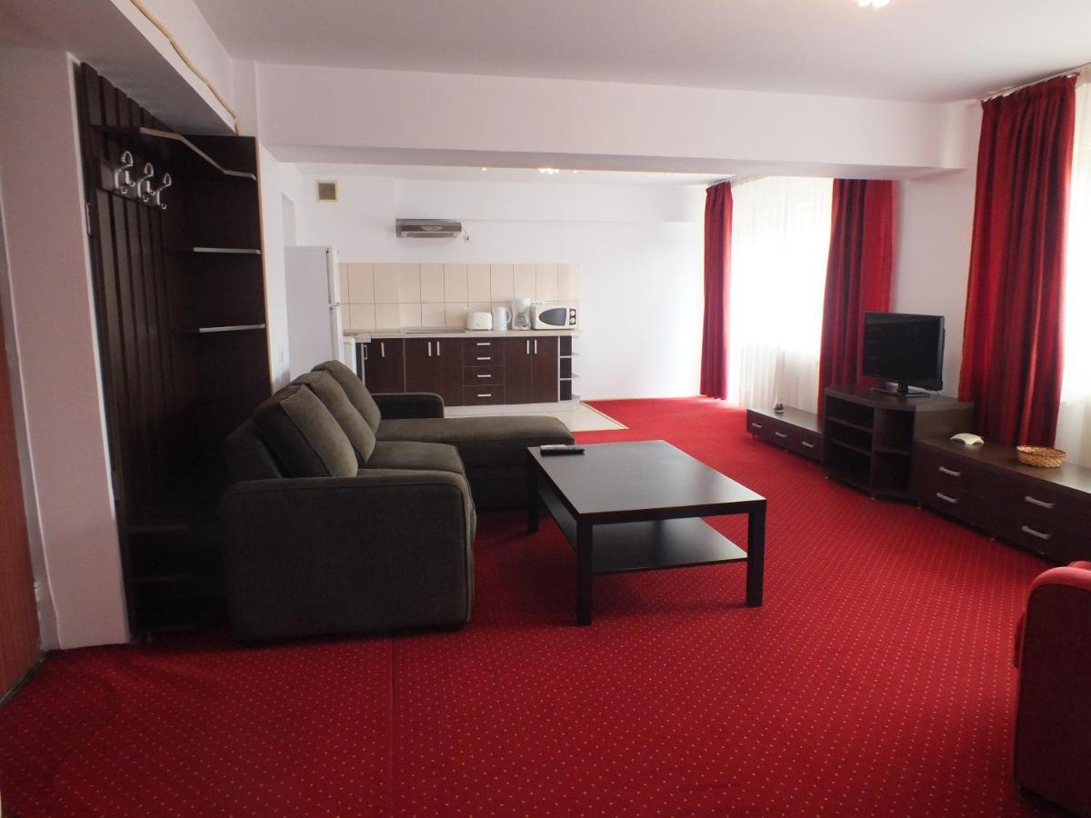Alba Iulia Square - Apartments And Studios บูคาเรสต์ ภายนอก รูปภาพ