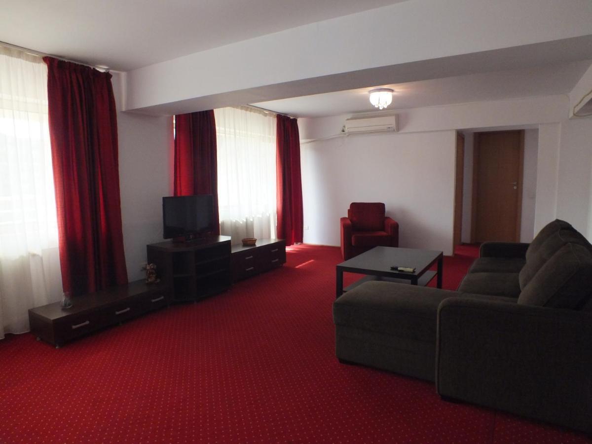 Alba Iulia Square - Apartments And Studios บูคาเรสต์ ภายนอก รูปภาพ